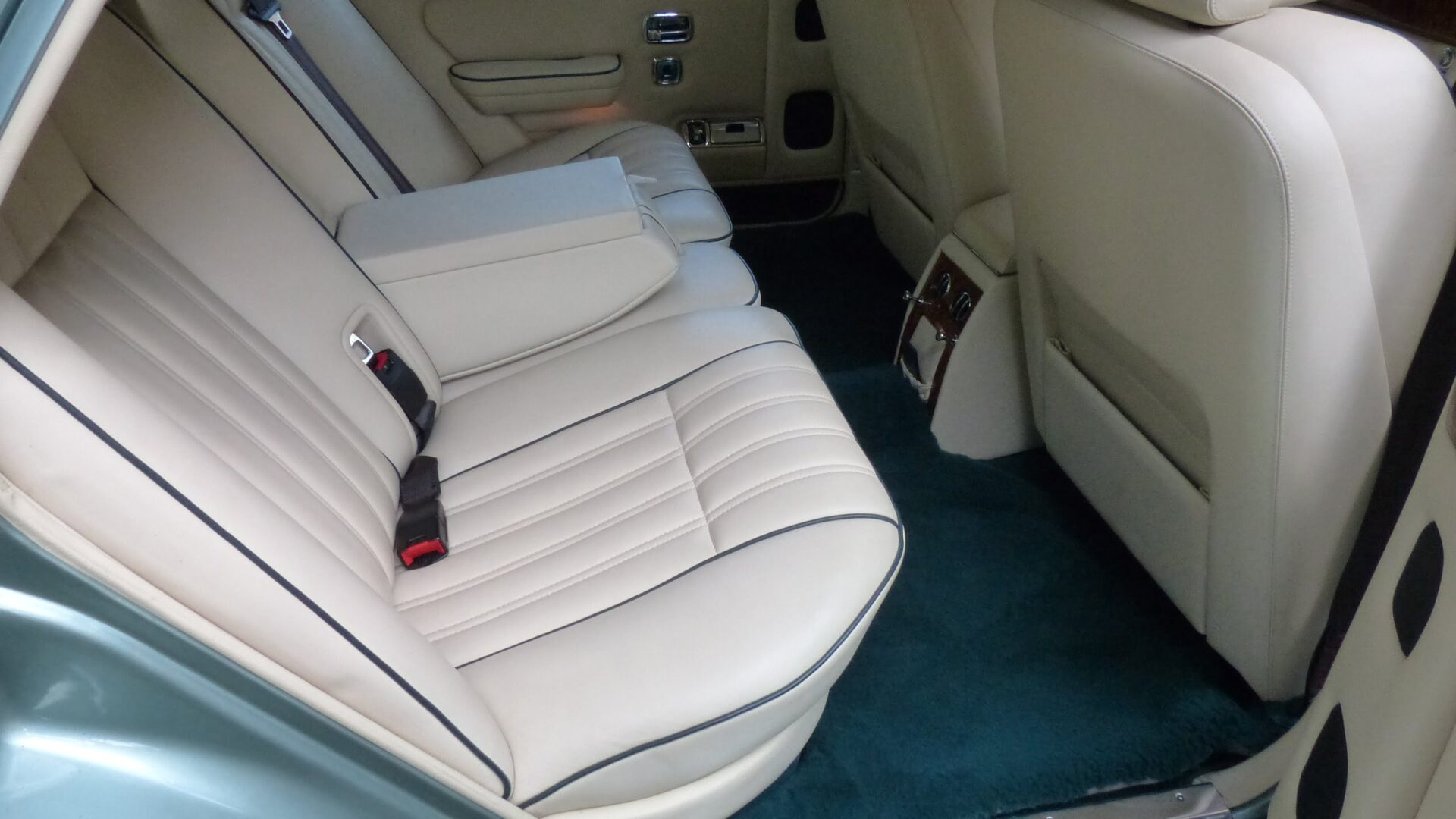 ROLLS ROYCE SILVER DAWN LWB 1997 SOLD