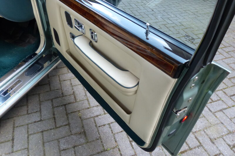 ROLLS ROYCE SILVER DAWN LWB 1997 SOLD