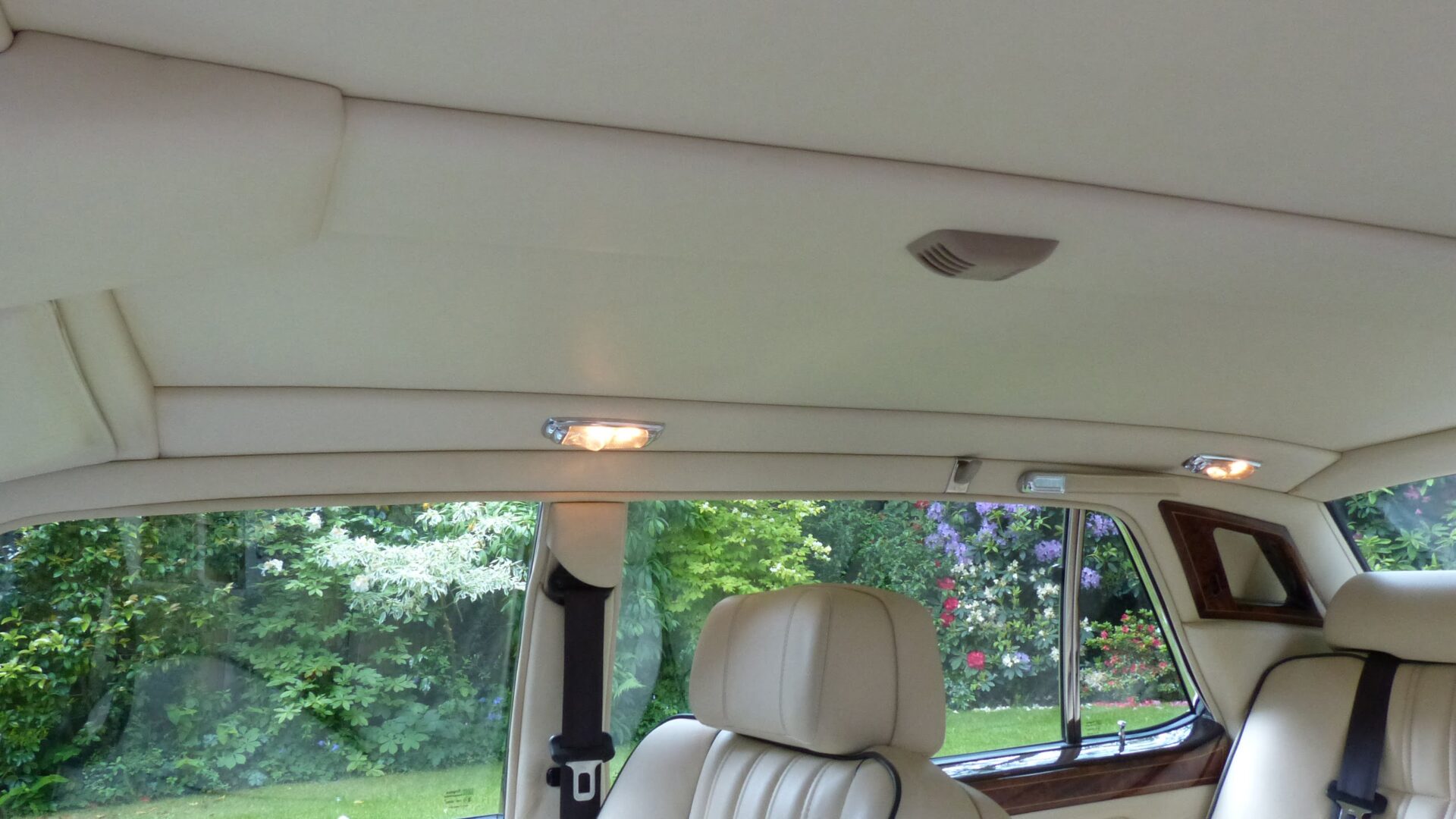 ROLLS ROYCE SILVER DAWN LWB 1997 SOLD