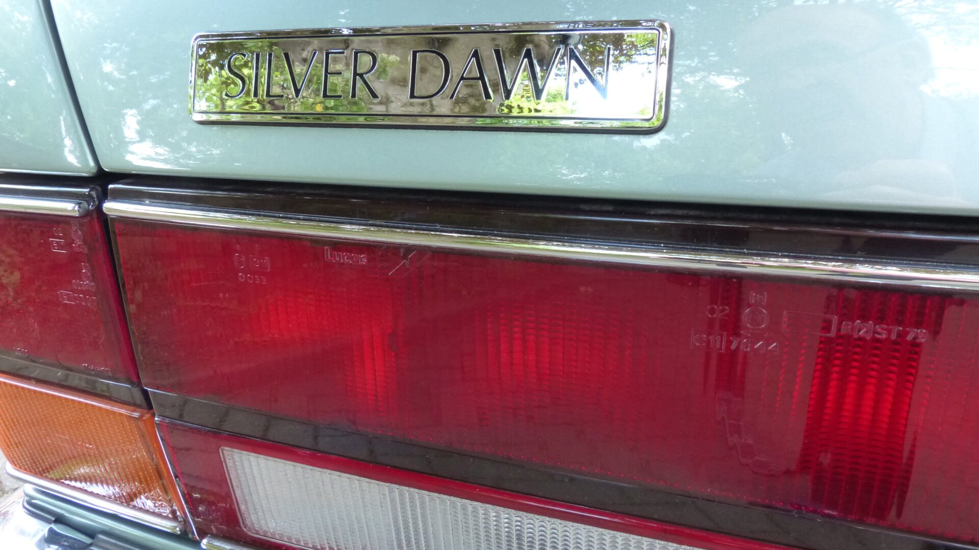 ROLLS ROYCE SILVER DAWN LWB 1997 SOLD