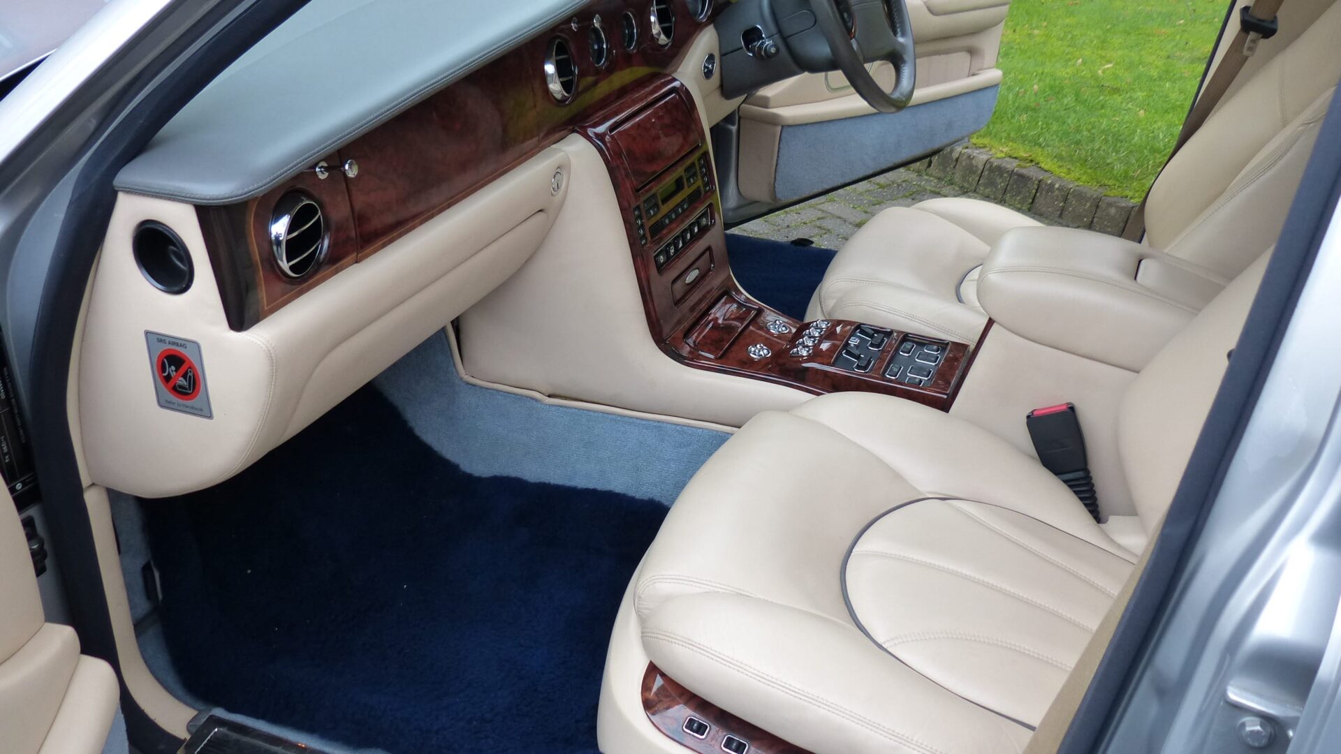 ROLLS-ROYCE SILVER SERAPH 1999 SOLD