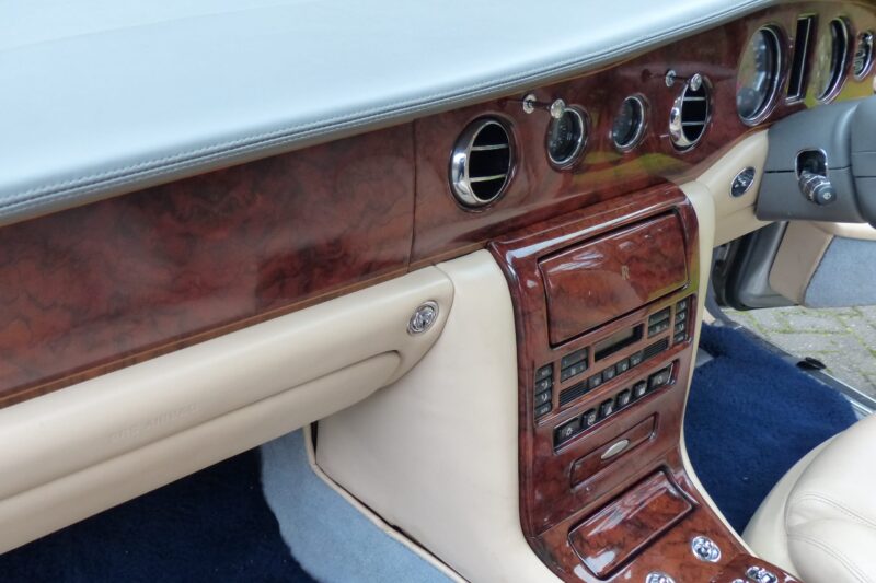 ROLLS-ROYCE SILVER SERAPH 1999 SOLD