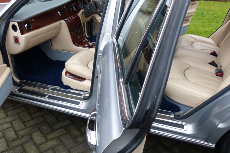 ROLLS-ROYCE SILVER SERAPH 1999 SOLD