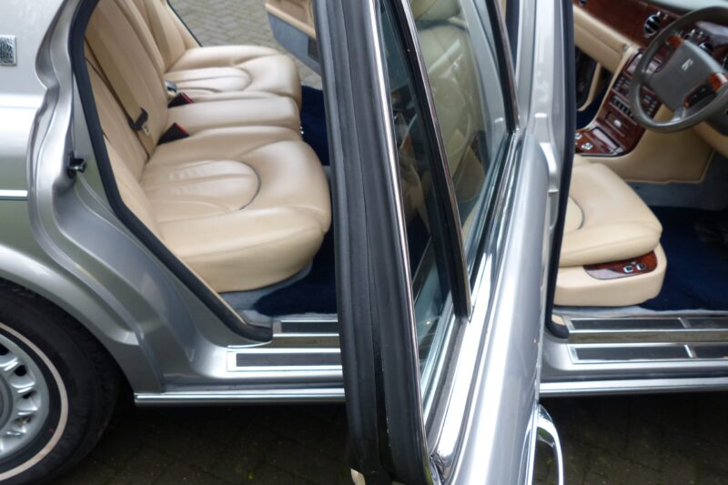 ROLLS-ROYCE SILVER SERAPH 1999 SOLD