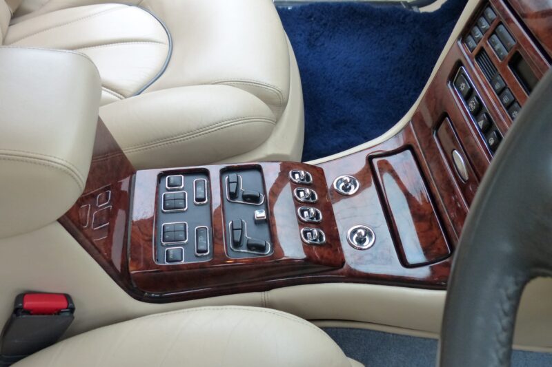ROLLS-ROYCE SILVER SERAPH 1999 SOLD