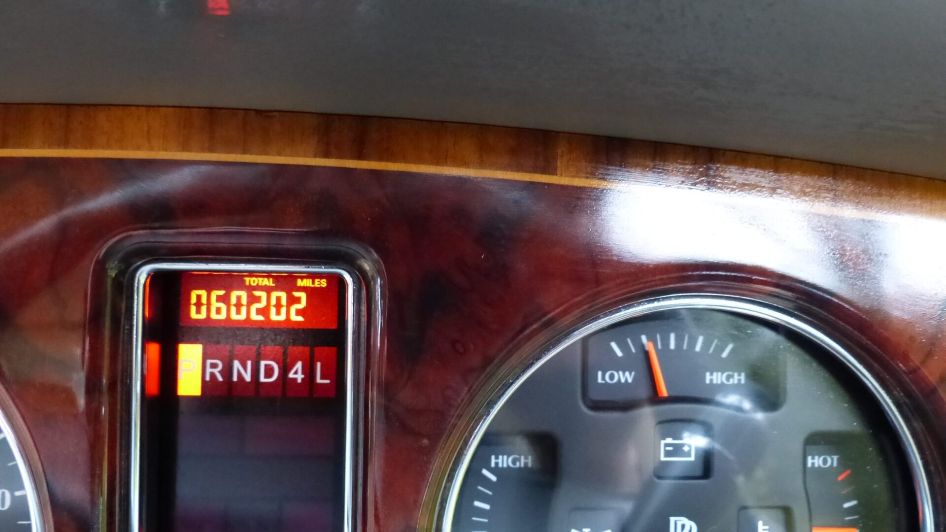 ROLLS-ROYCE SILVER SERAPH 1999 SOLD