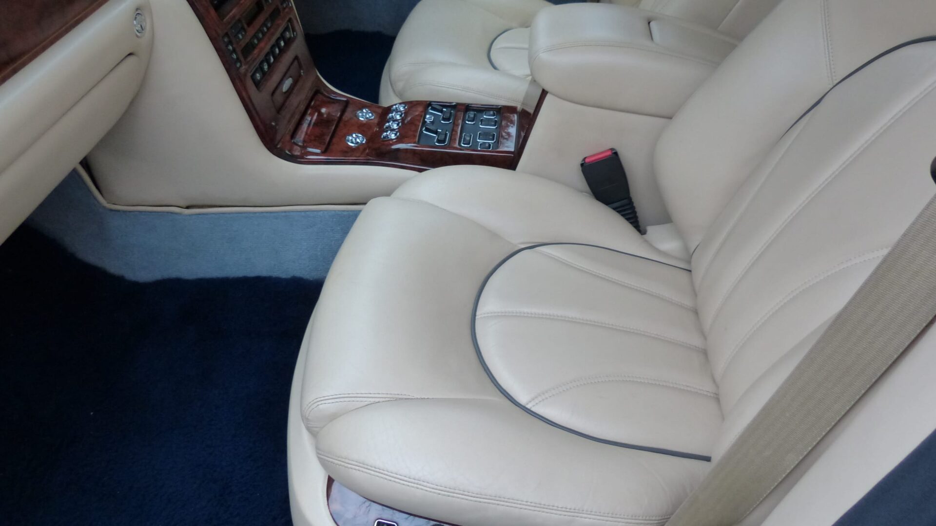 ROLLS-ROYCE SILVER SERAPH 1999 SOLD