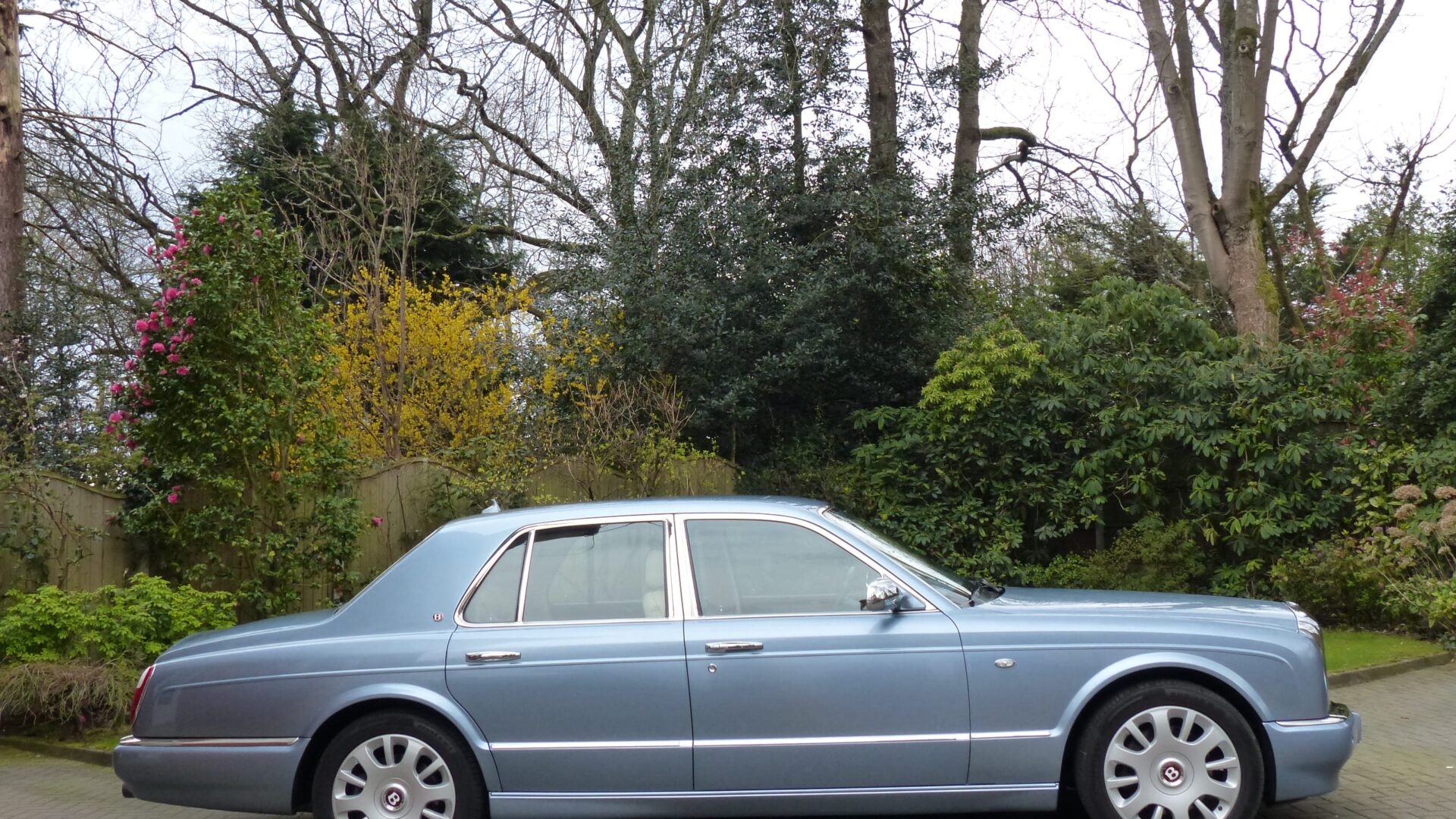 2005 BENTLEY ARNAGE R SALOON SOLD