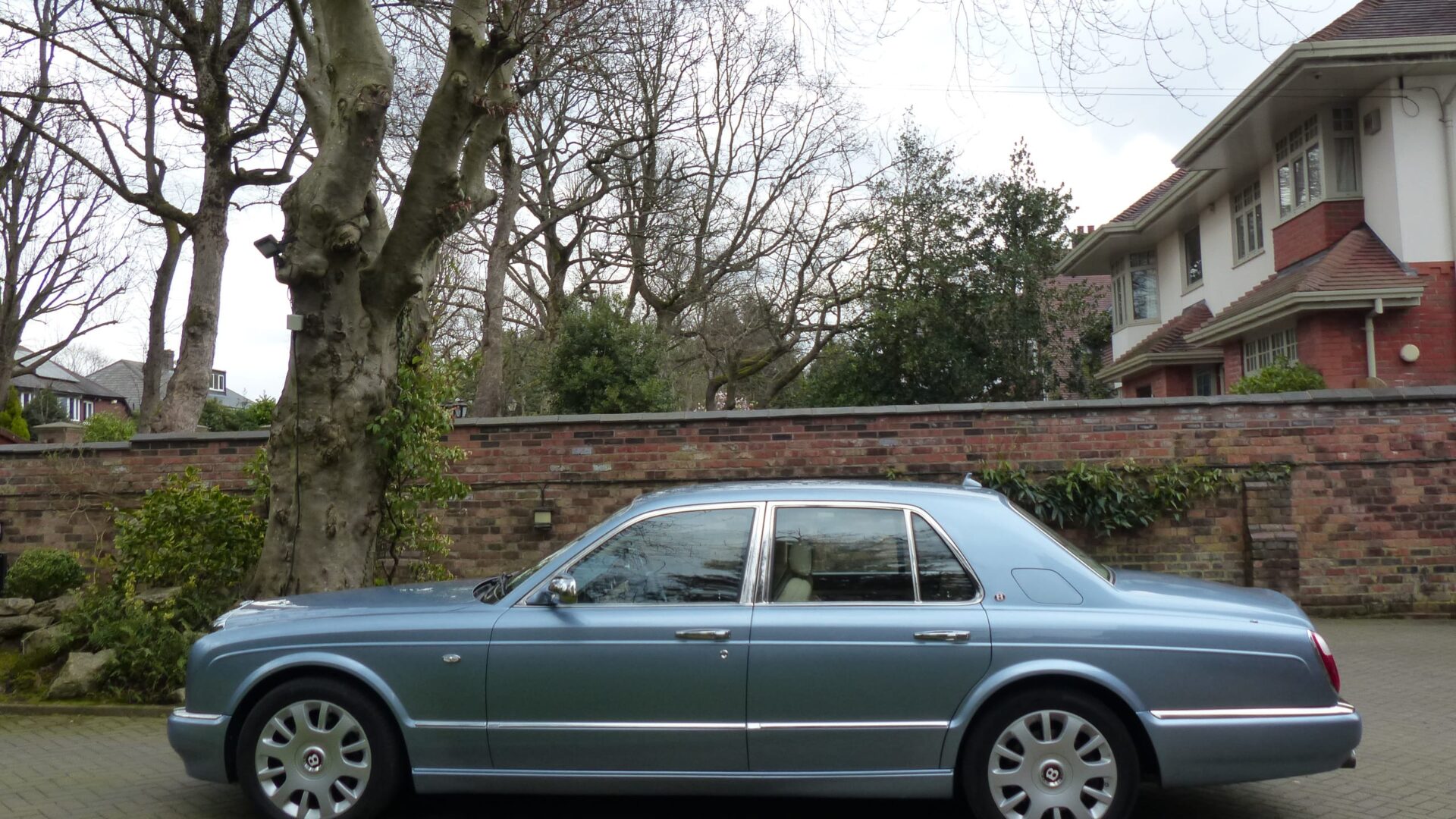 2005 BENTLEY ARNAGE R SALOON SOLD