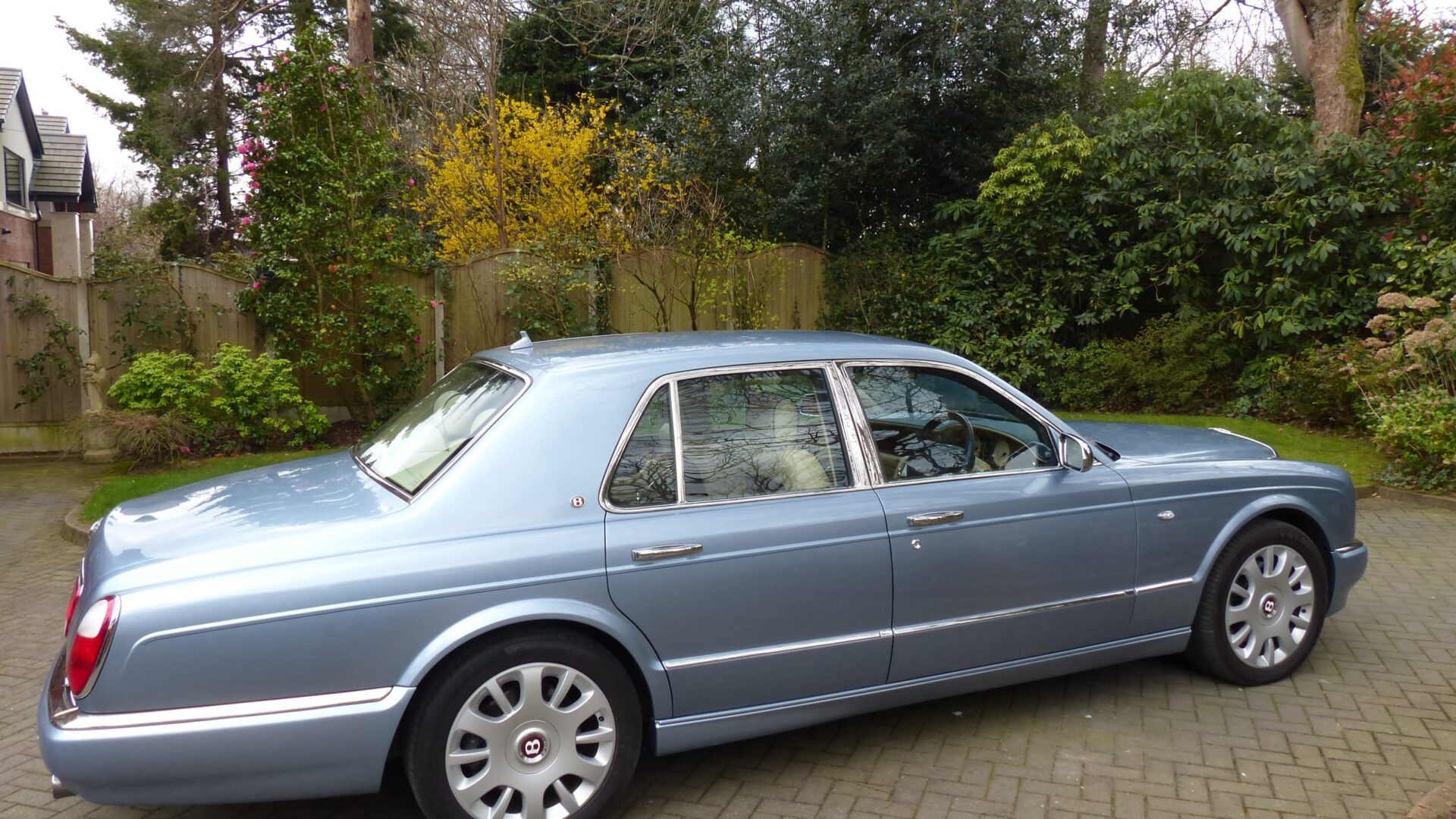2005 BENTLEY ARNAGE R SALOON SOLD