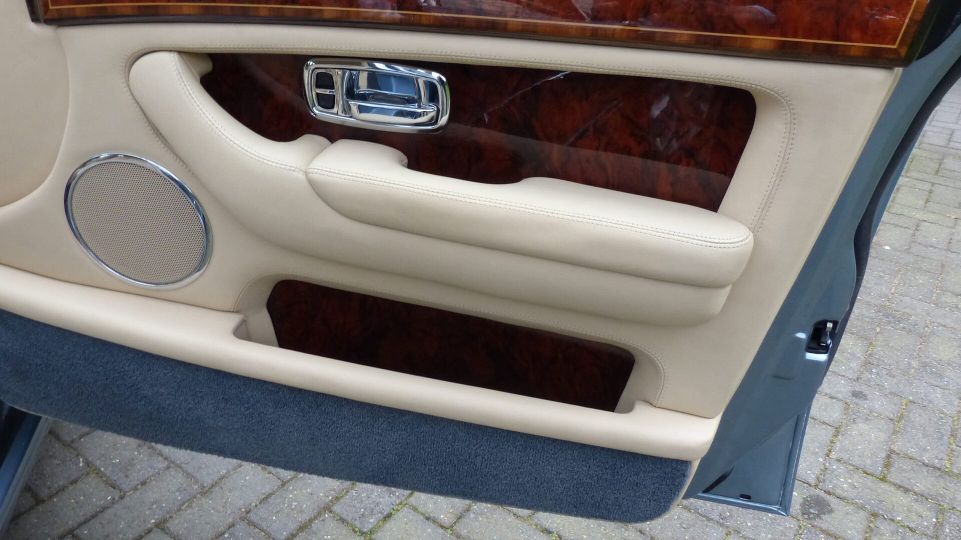 2005 BENTLEY ARNAGE R SALOON SOLD