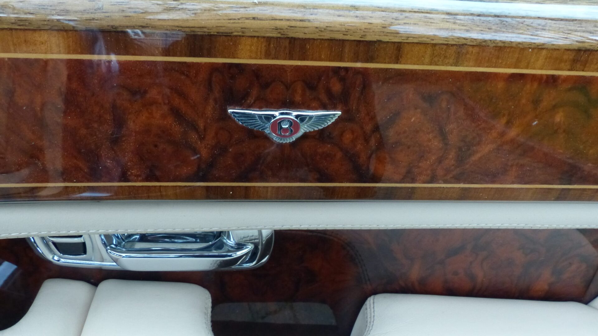 2005 BENTLEY ARNAGE R SALOON SOLD