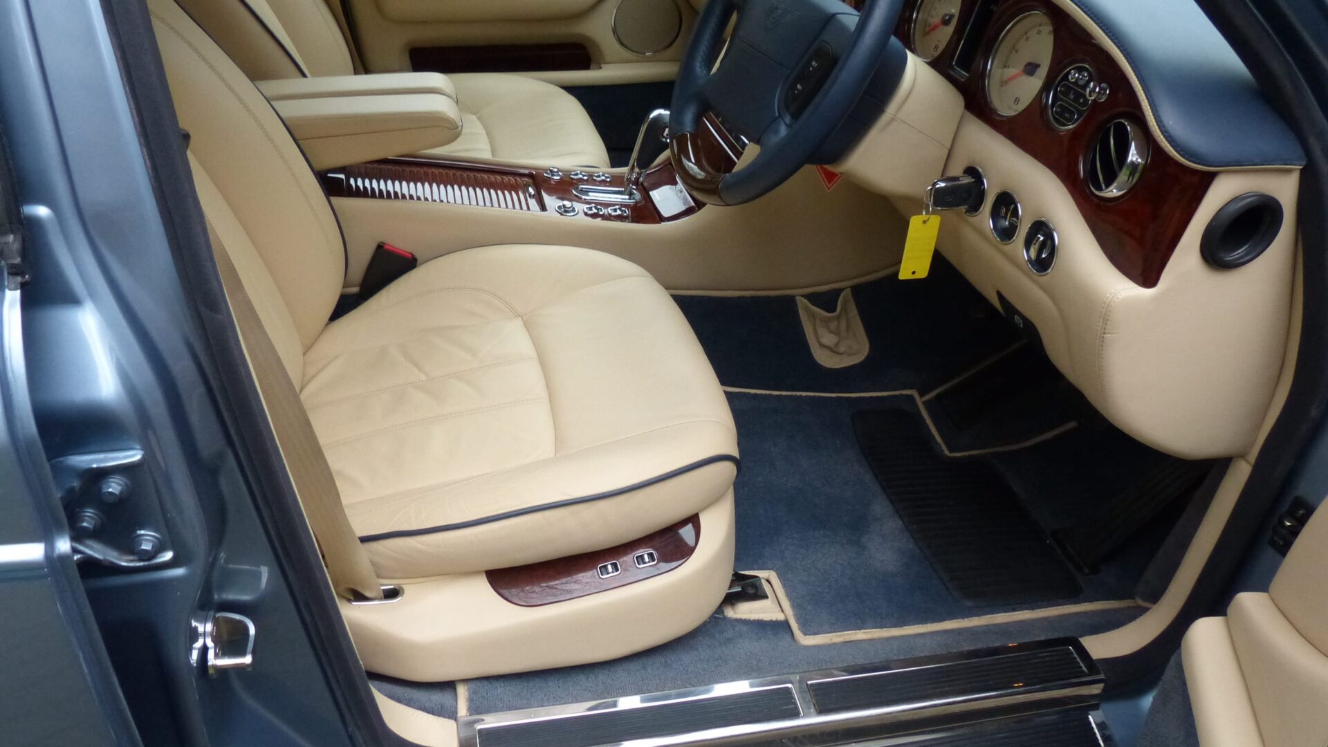 2005 BENTLEY ARNAGE R SALOON SOLD
