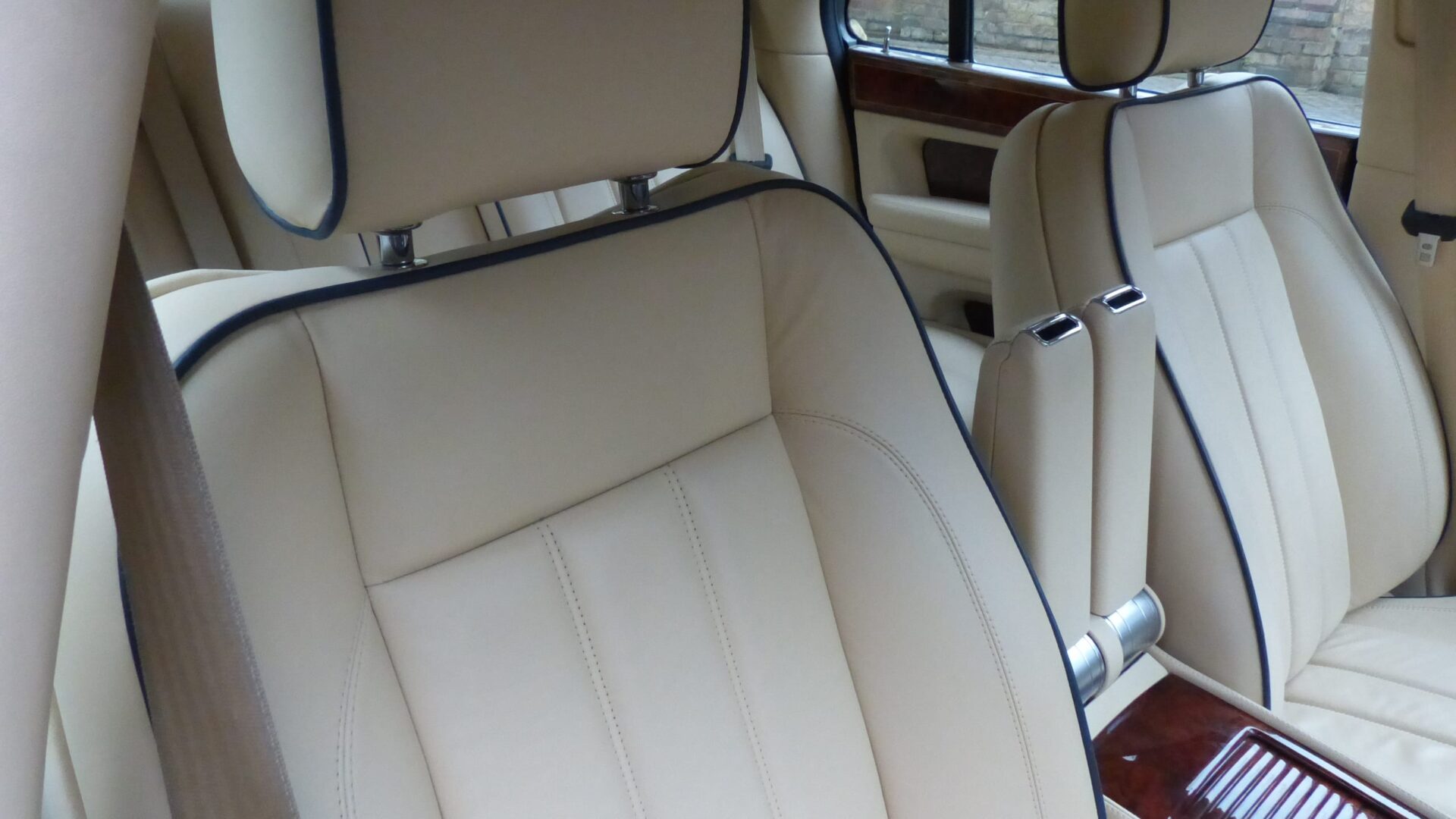 2005 BENTLEY ARNAGE R SALOON SOLD