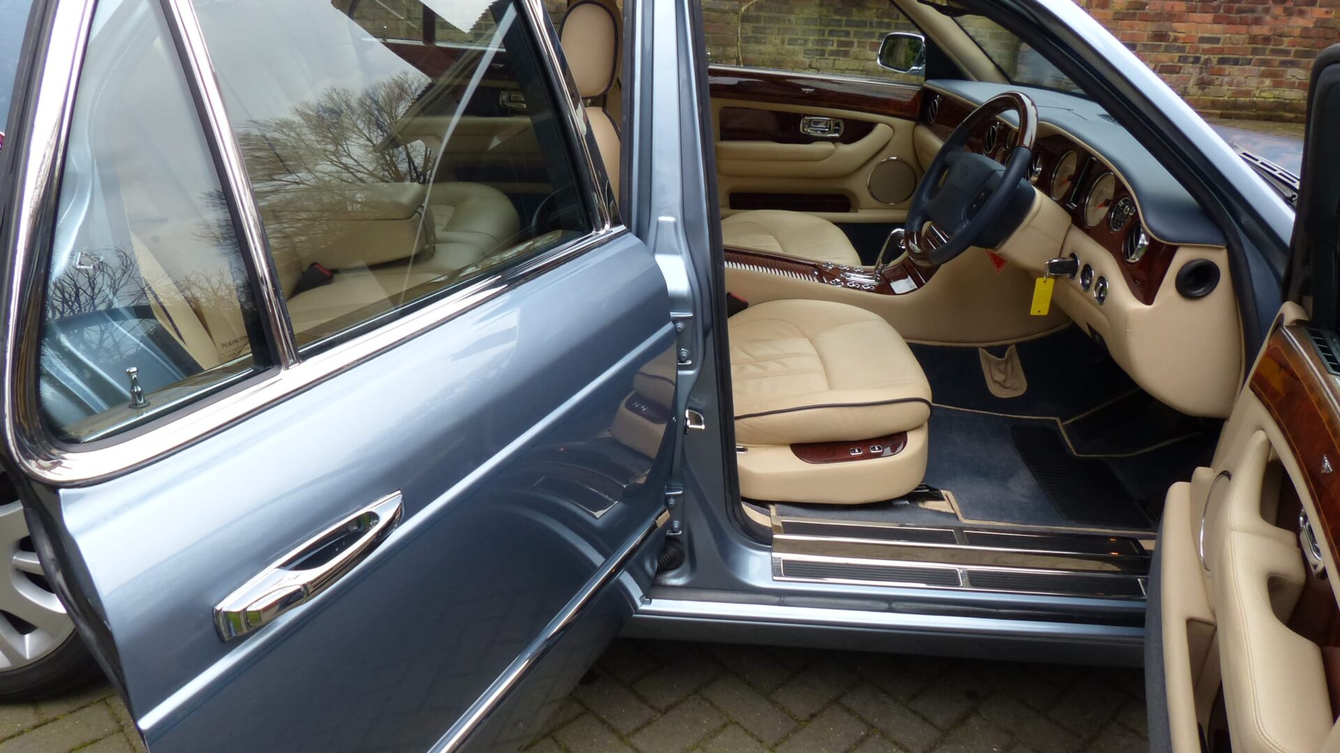 2005 BENTLEY ARNAGE R SALOON SOLD
