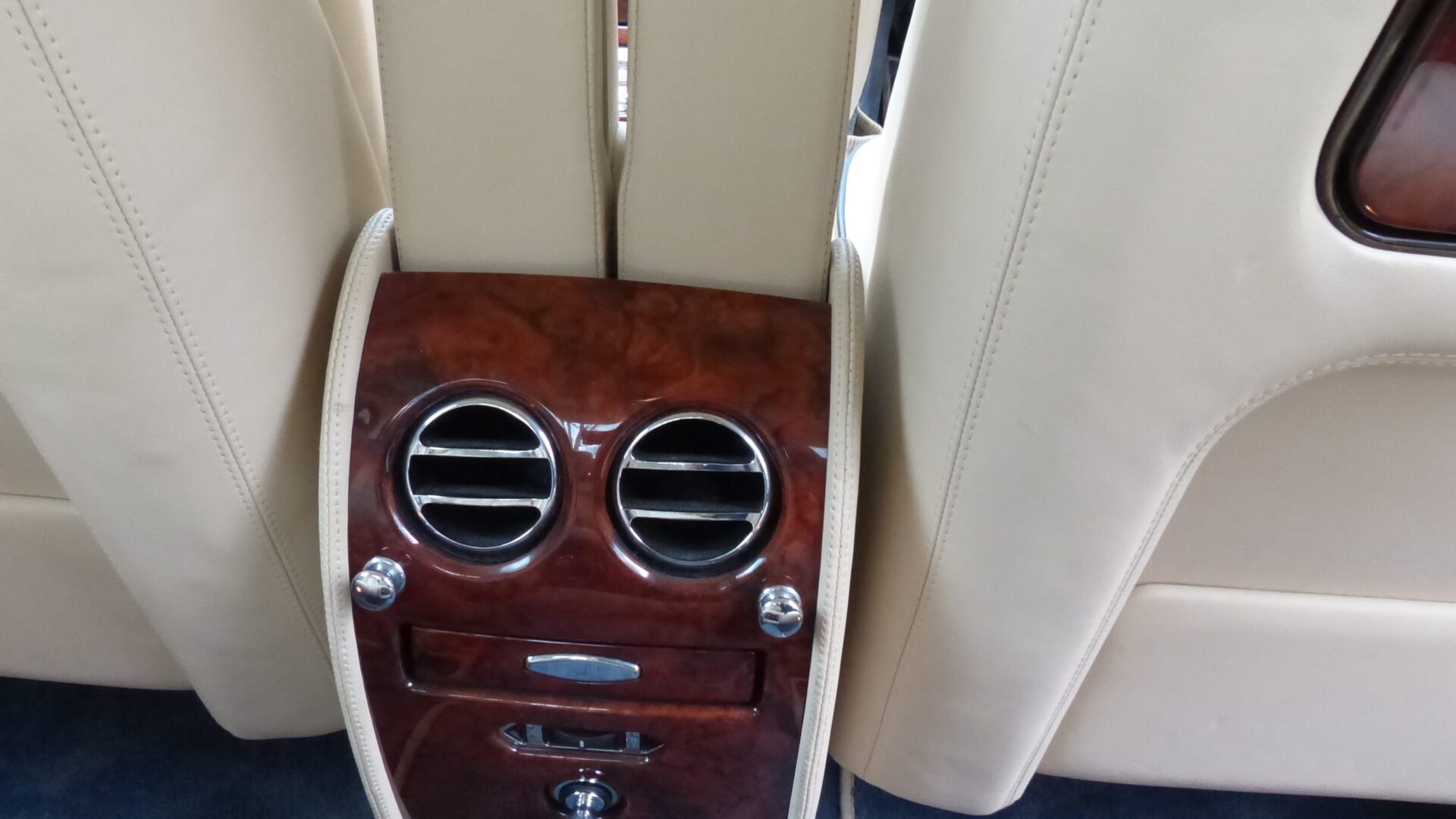 2005 BENTLEY ARNAGE R SALOON SOLD