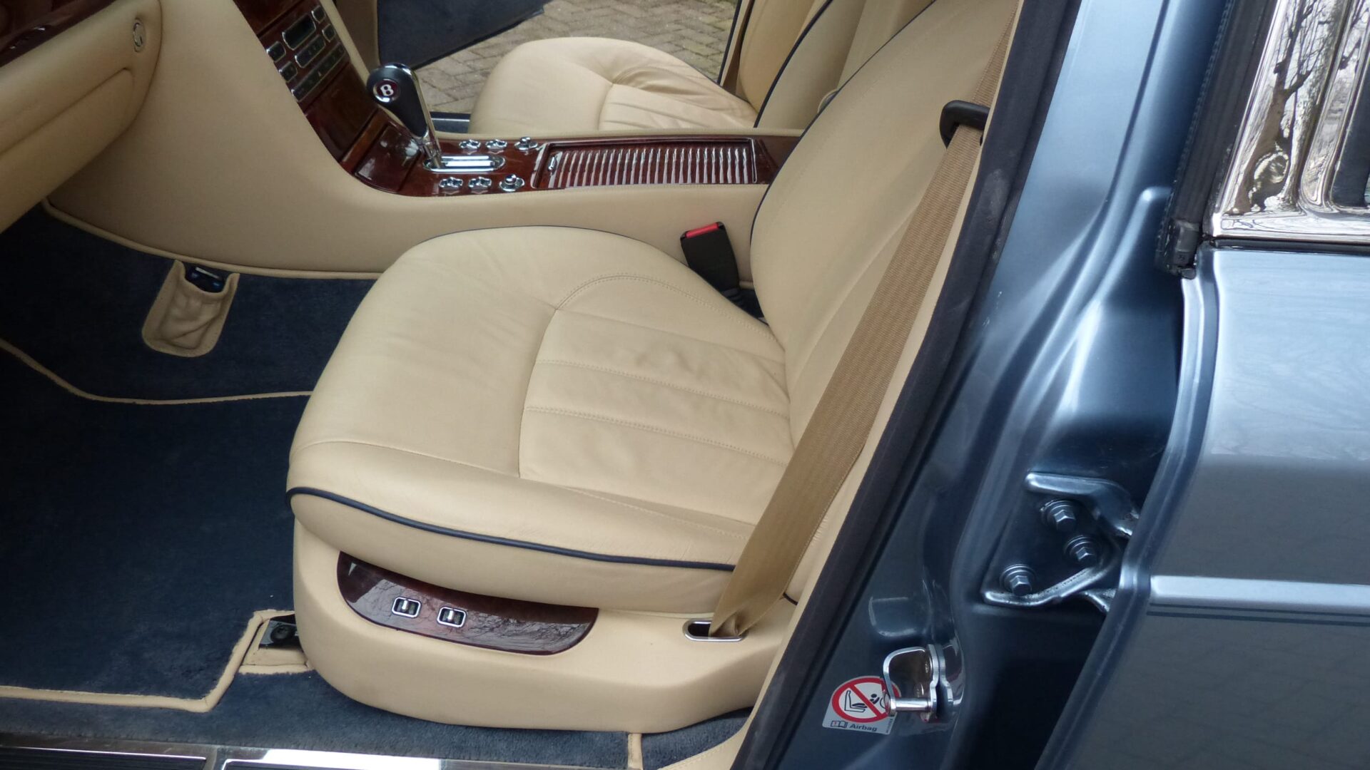 2005 BENTLEY ARNAGE R SALOON SOLD