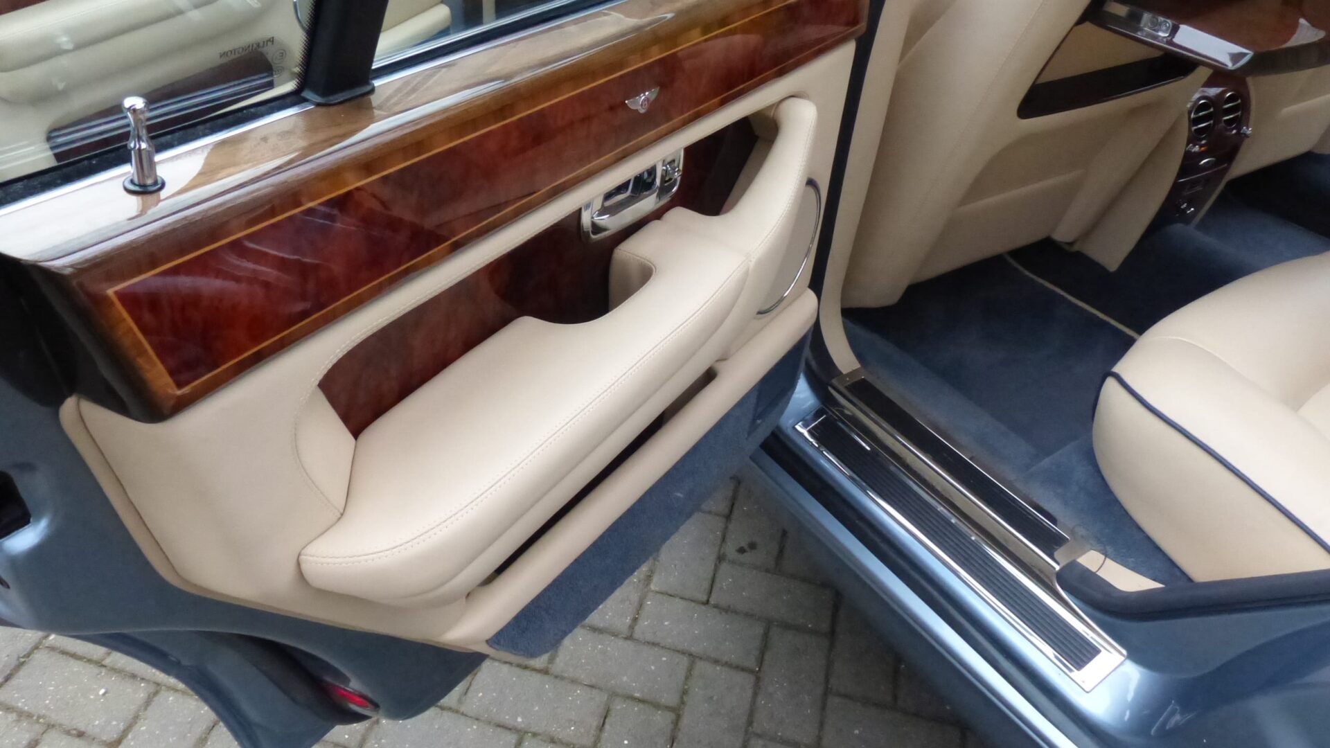 2005 BENTLEY ARNAGE R SALOON SOLD