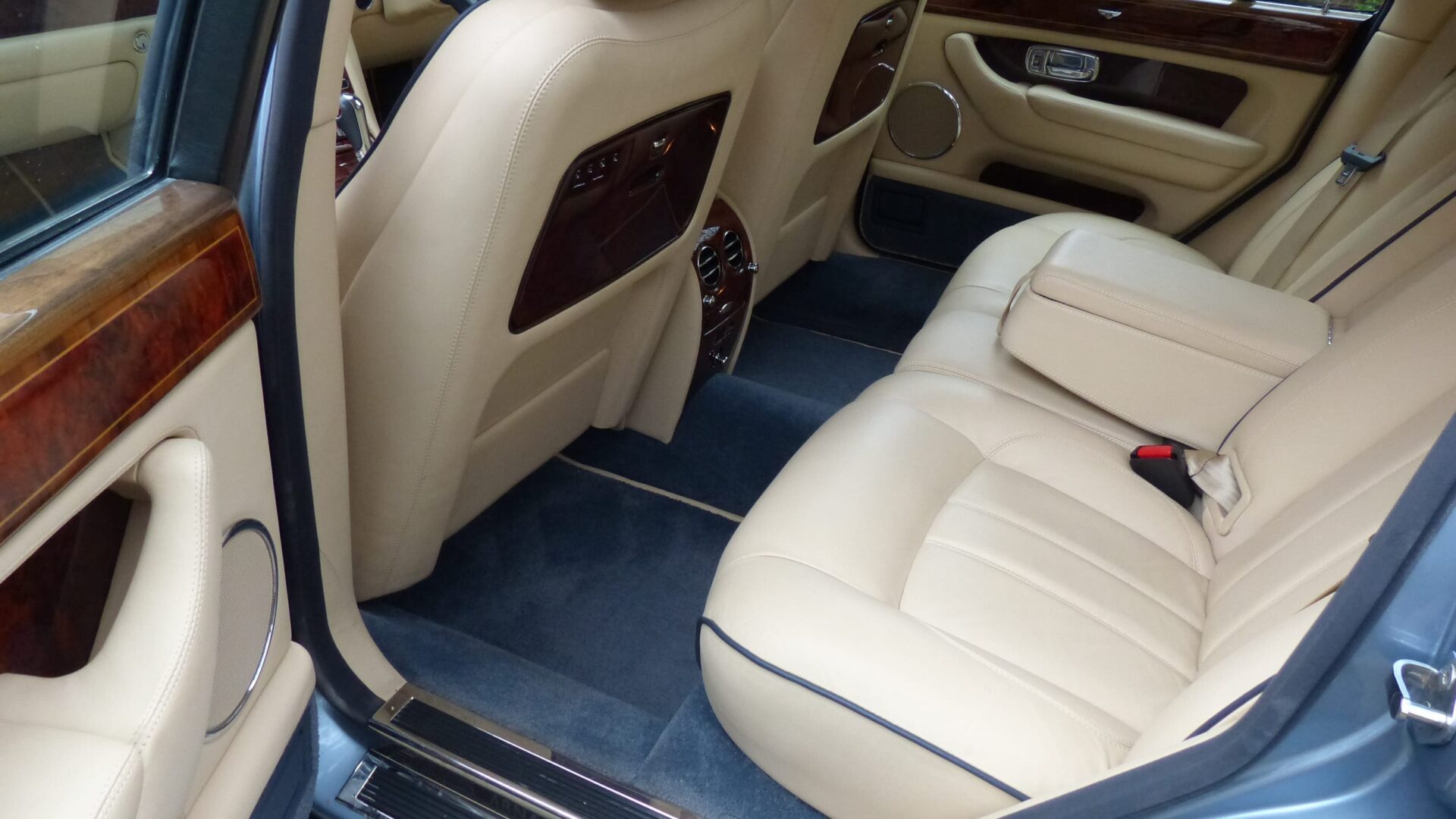 2005 BENTLEY ARNAGE R SALOON SOLD
