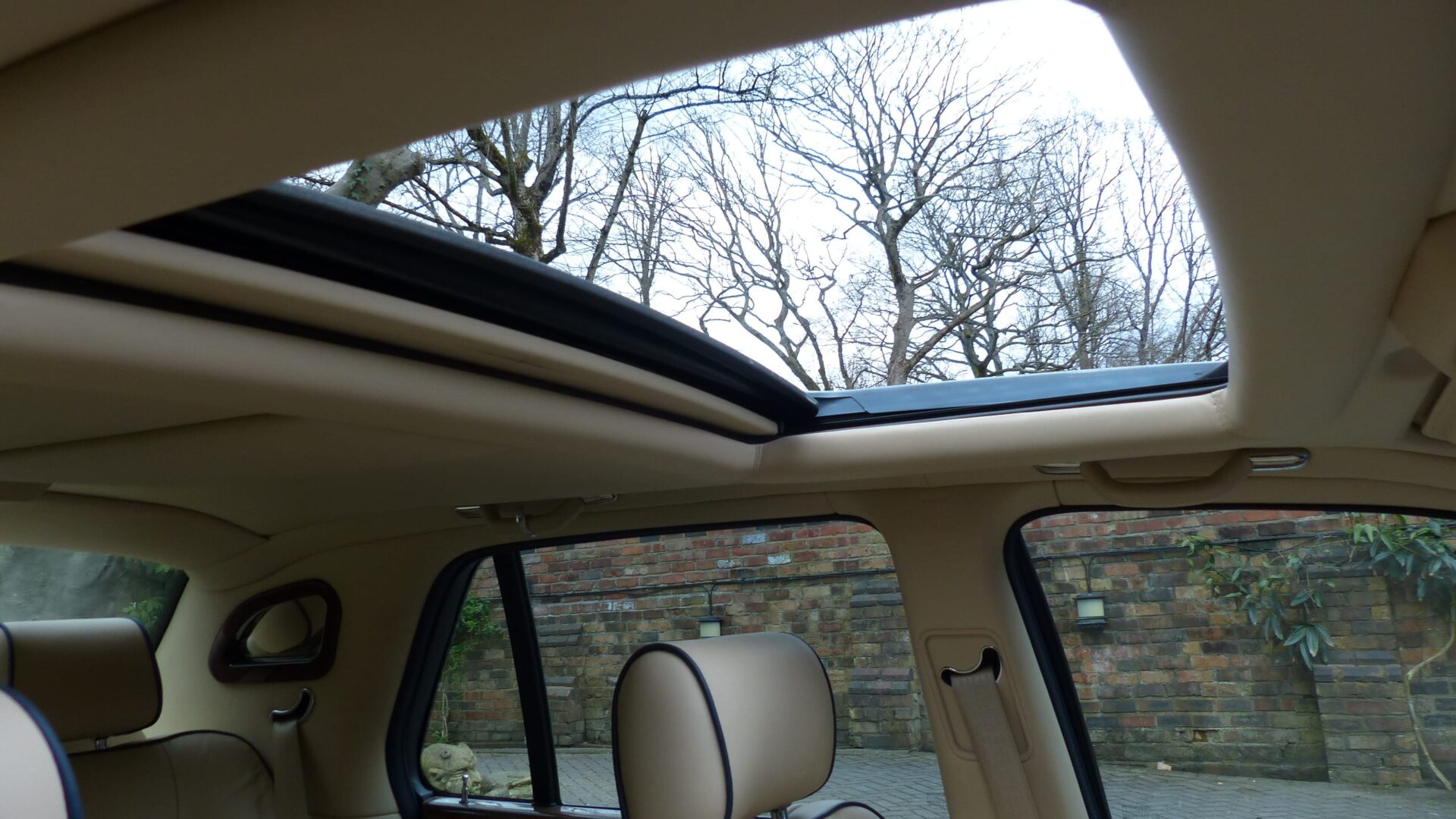 2005 BENTLEY ARNAGE R SALOON SOLD