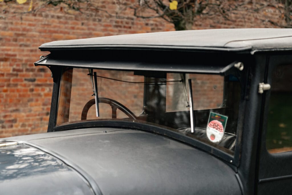 1929 Bentley 4 1/2 Litre Saloon by Vanden Plas