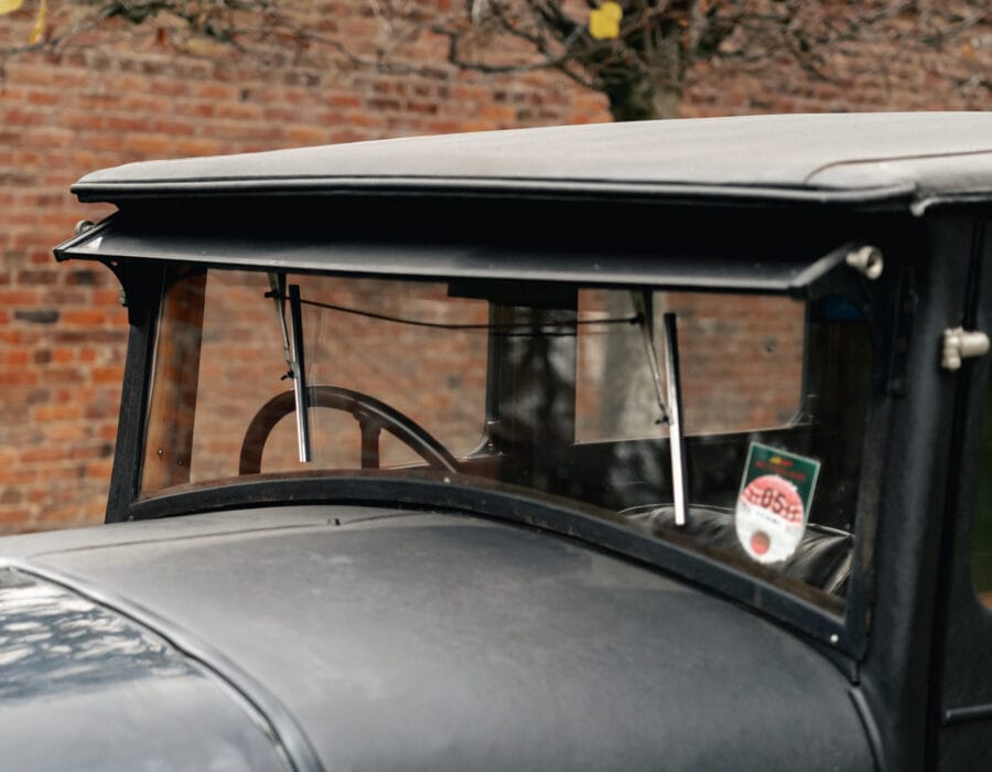 1929 Bentley 4 1/2 Litre Saloon by Vanden Plas