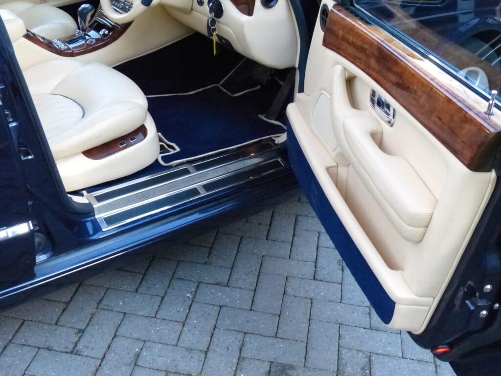 2000 BENTLEY ARNAGE RED LABEL 6.8 SALOON SOLD