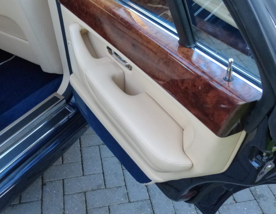 2000 BENTLEY ARNAGE RED LABEL 6.8 SALOON SOLD