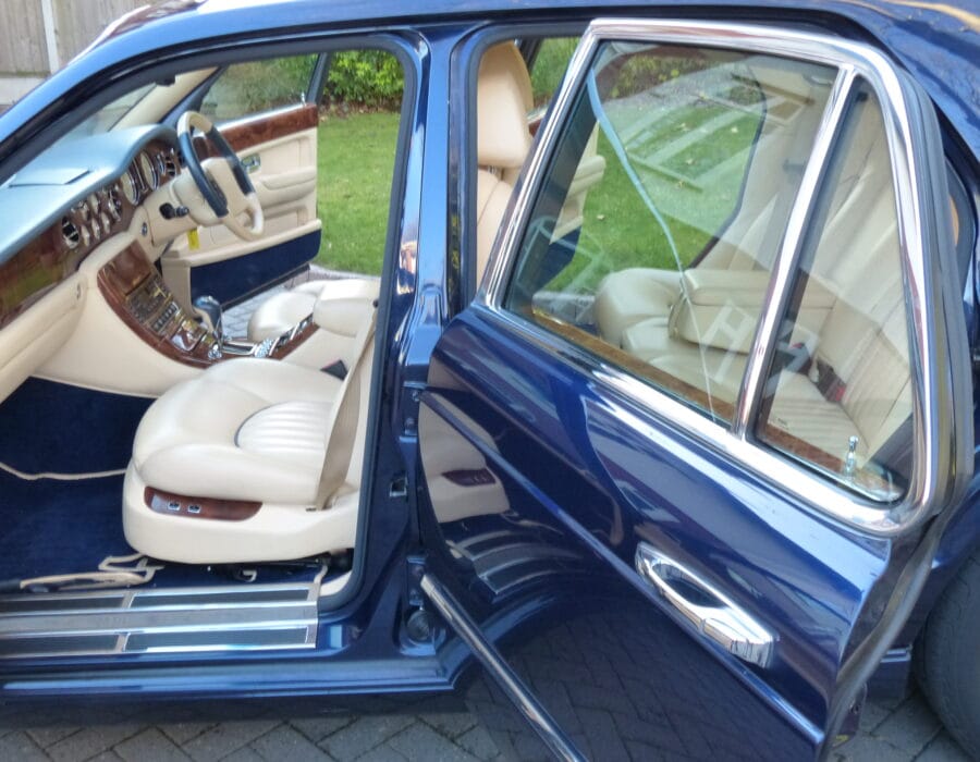 2000 BENTLEY ARNAGE RED LABEL 6.8 SALOON SOLD