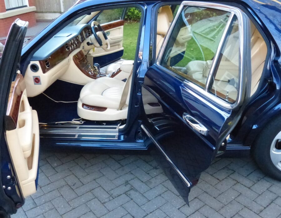 2000 BENTLEY ARNAGE RED LABEL 6.8 SALOON SOLD