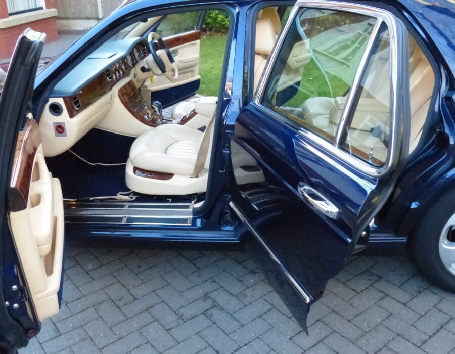 2000 BENTLEY ARNAGE RED LABEL 6.8 SALOON SOLD