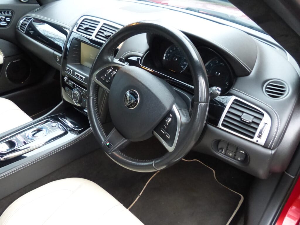 2014 JAGUAR XK DYNAMIC R £24,950