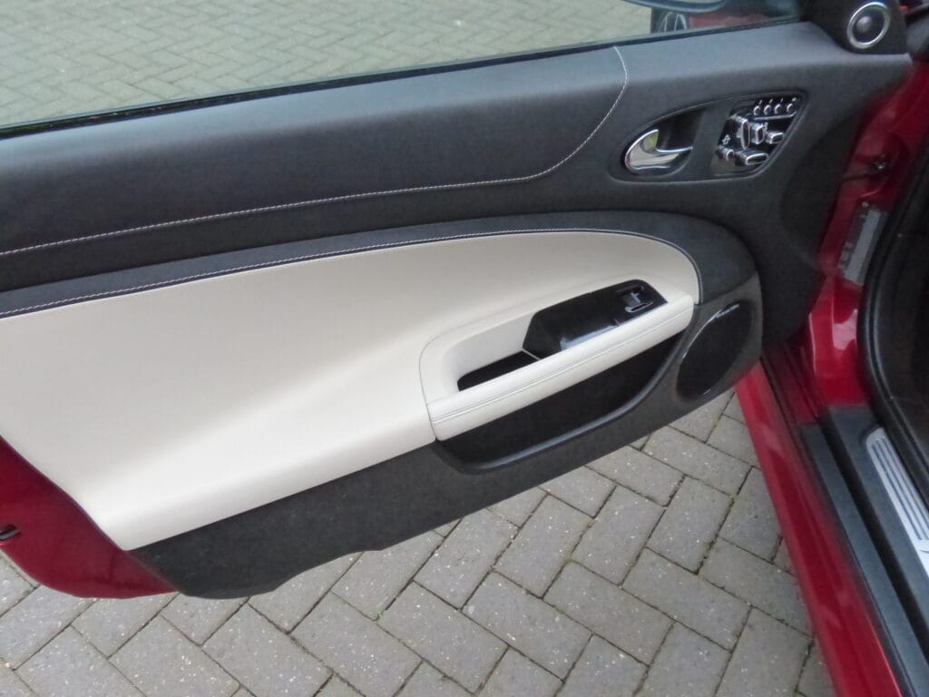 2014 JAGUAR XK DYNAMIC R £24,950