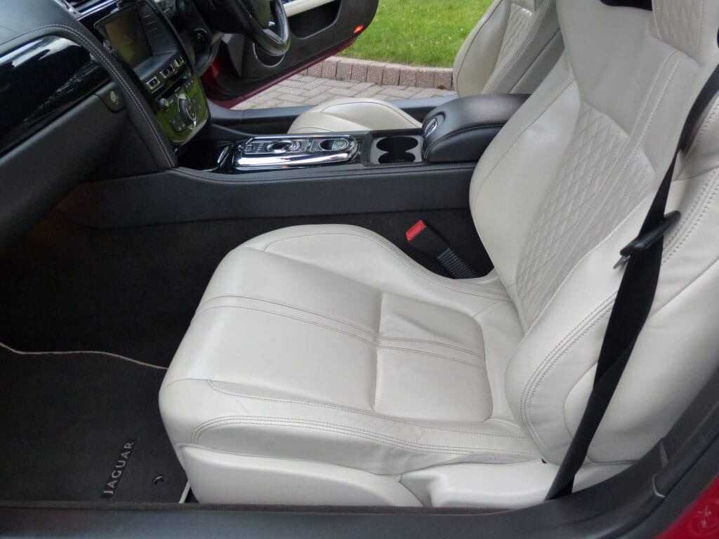 2014 JAGUAR XK DYNAMIC R £24,950