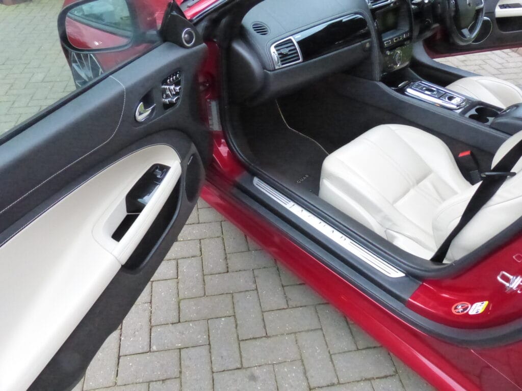 2014 JAGUAR XK DYNAMIC R £24,950