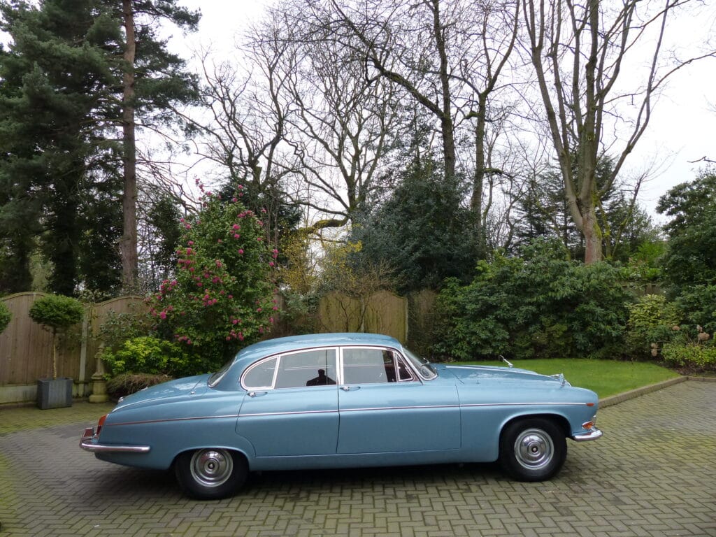1969 JAGUAR 420G MANUAL WITH O/D