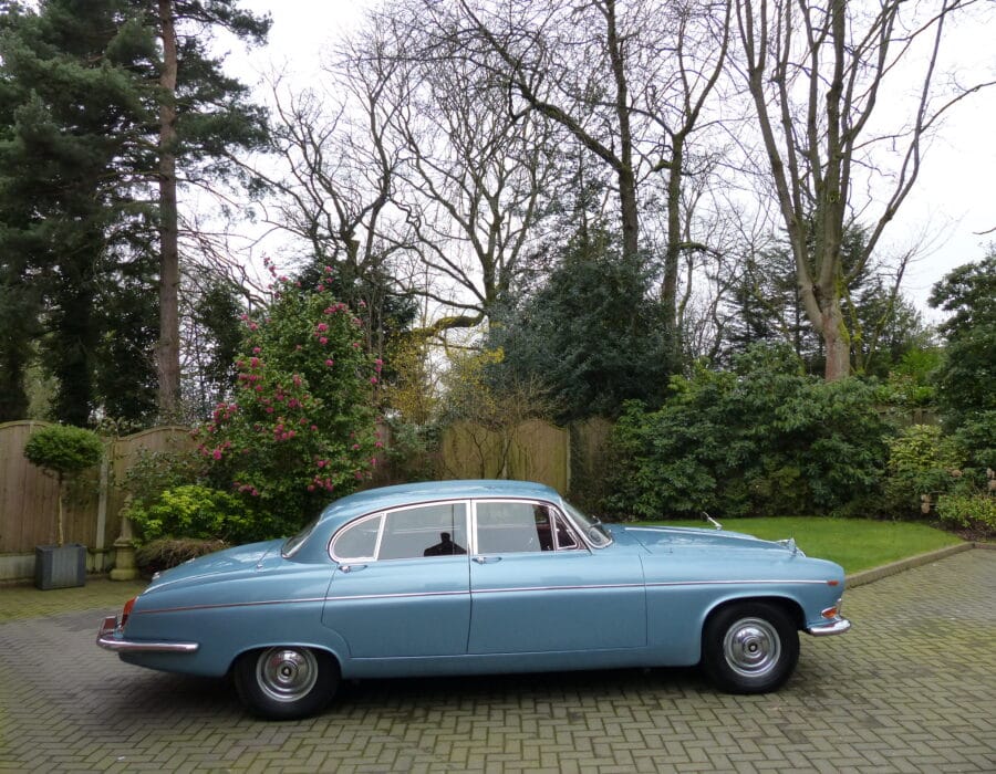 1969 JAGUAR 420G MANUAL WITH O/D