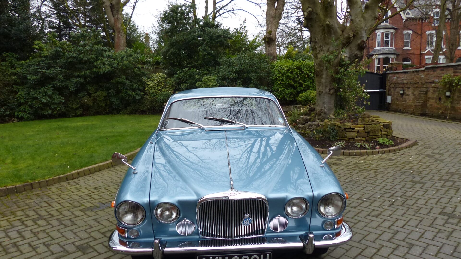 1969 JAGUAR 420G MANUAL WITH O/D