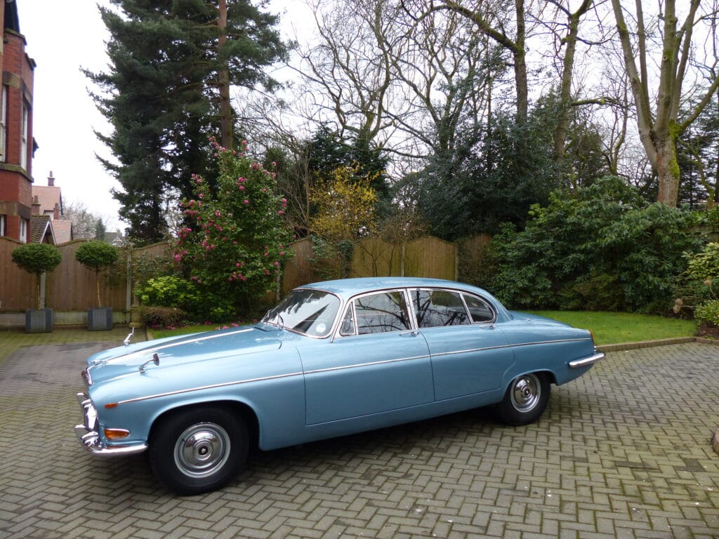 1969 JAGUAR 420G MANUAL WITH O/D