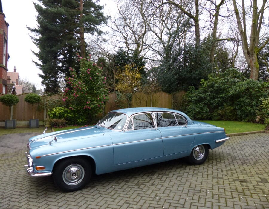 1969 JAGUAR 420G MANUAL WITH O/D