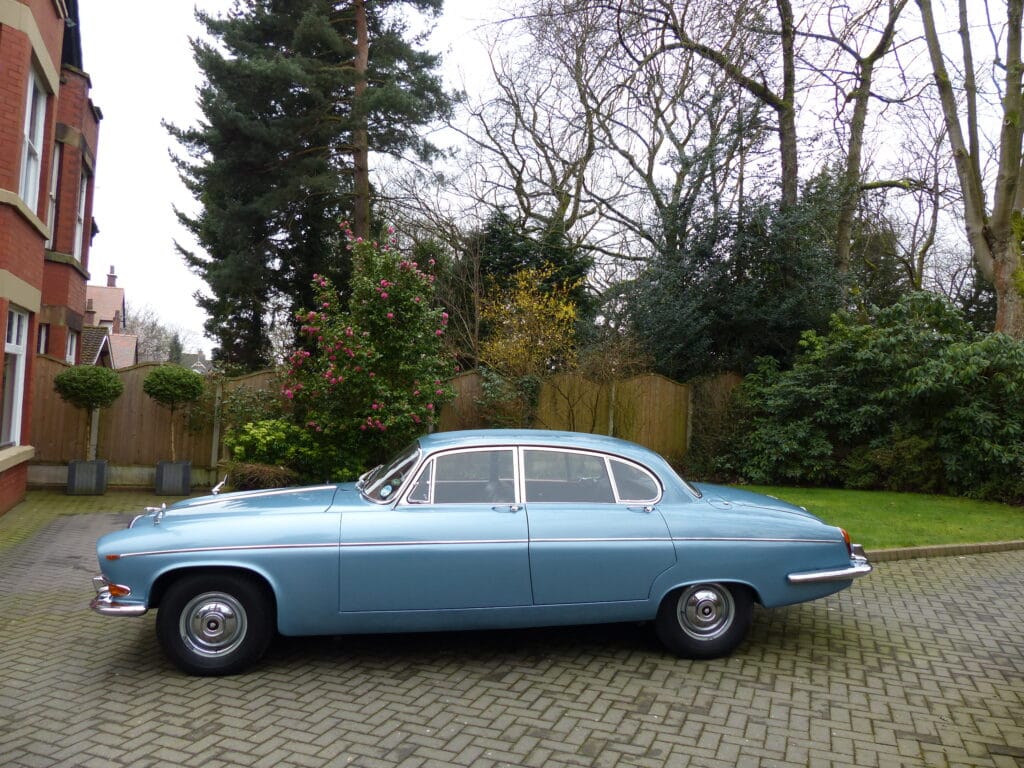 1969 JAGUAR 420G MANUAL WITH O/D