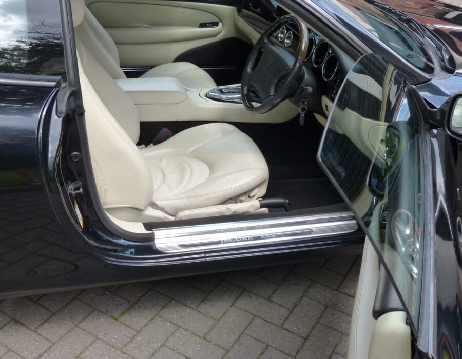 2003(53REG) JAGUAR XK8 4.2 COUPE