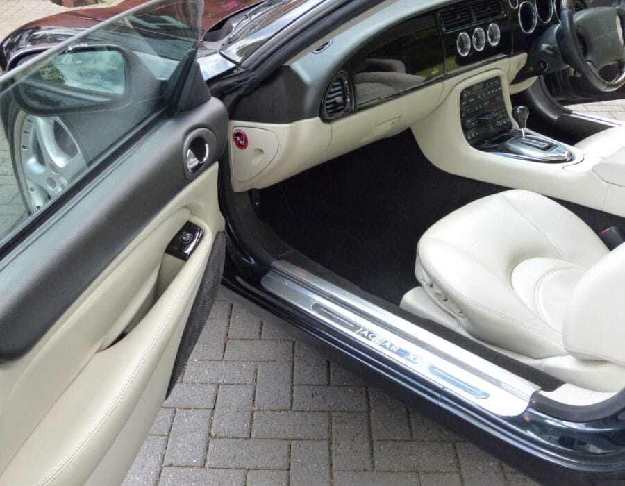 2003(53REG) JAGUAR XK8 4.2 COUPE