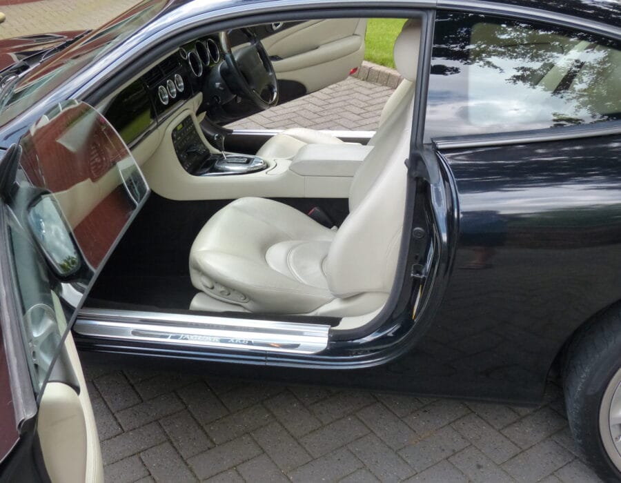 2003(53REG) JAGUAR XK8 4.2 COUPE