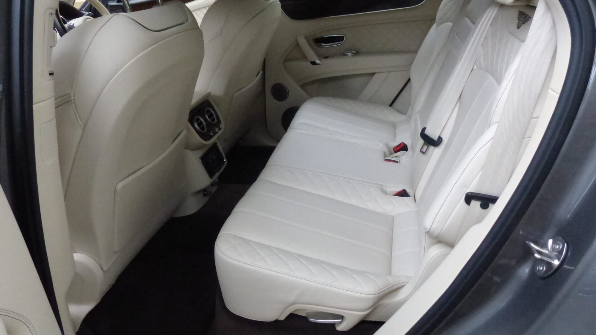 2017 BENTLEY BENTAYGA 6.O W12 4WD AUTO SOLD