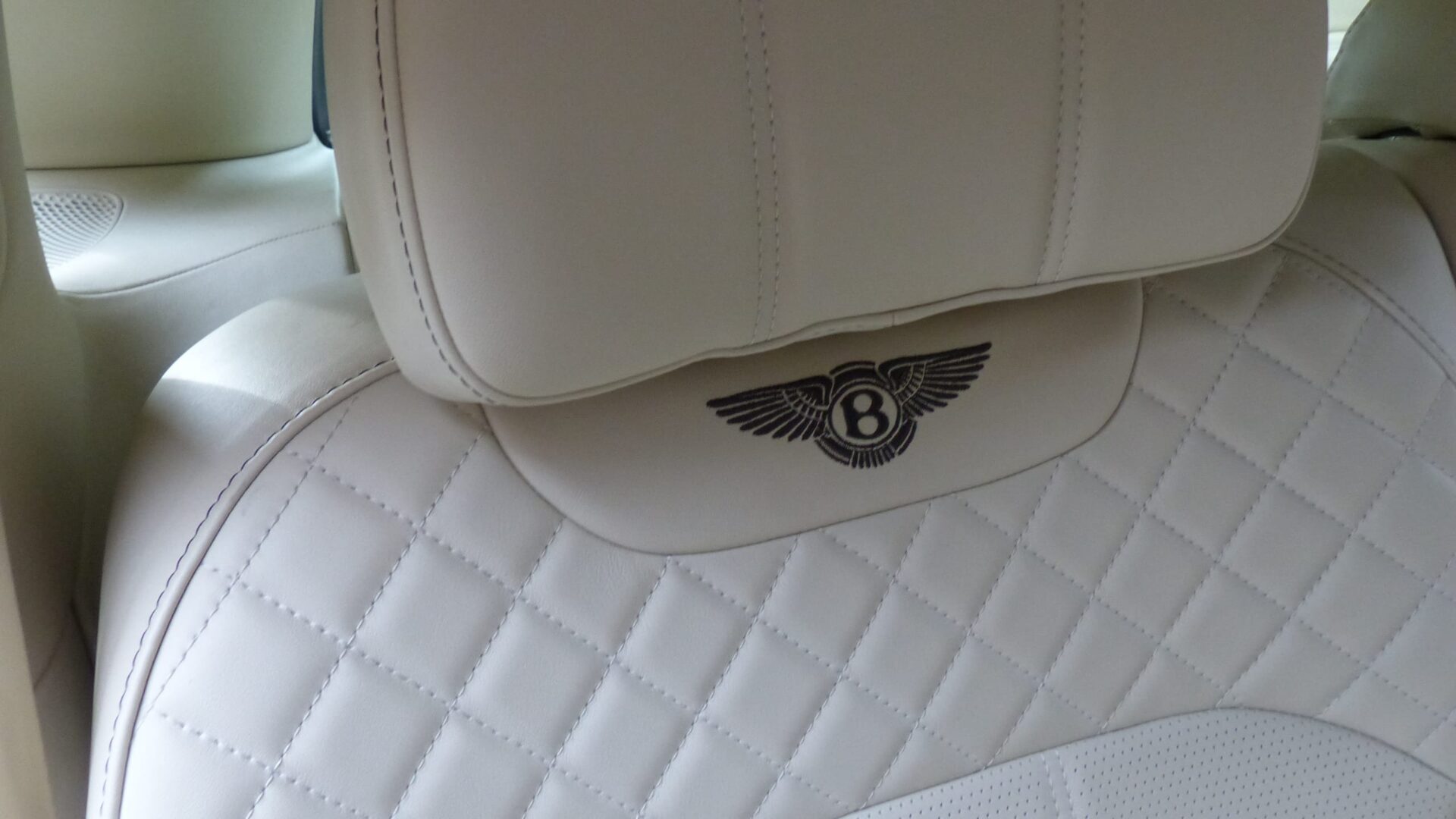 2017 BENTLEY BENTAYGA 6.O W12 4WD AUTO SOLD