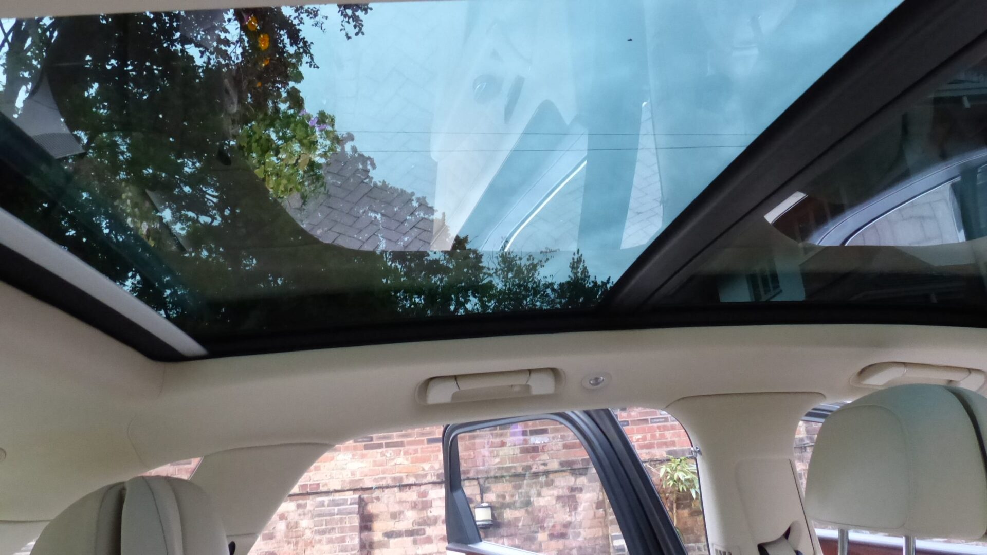 2017 BENTLEY BENTAYGA 6.O W12 4WD AUTO SOLD
